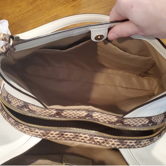 Coach Signature Beige and White Shoulder Bag - Picture 12 of 12